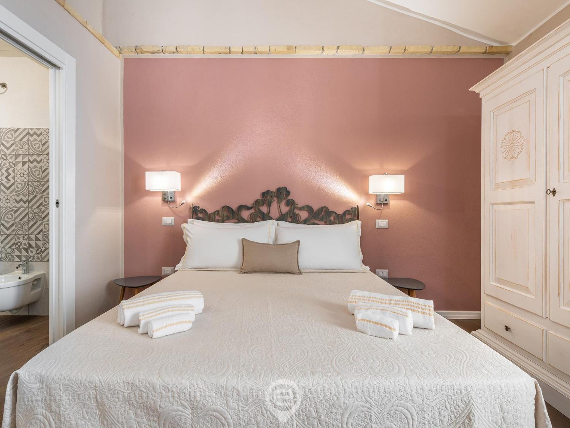 Promenade Boutique Rooms - City Centre Каляри Екстериор снимка