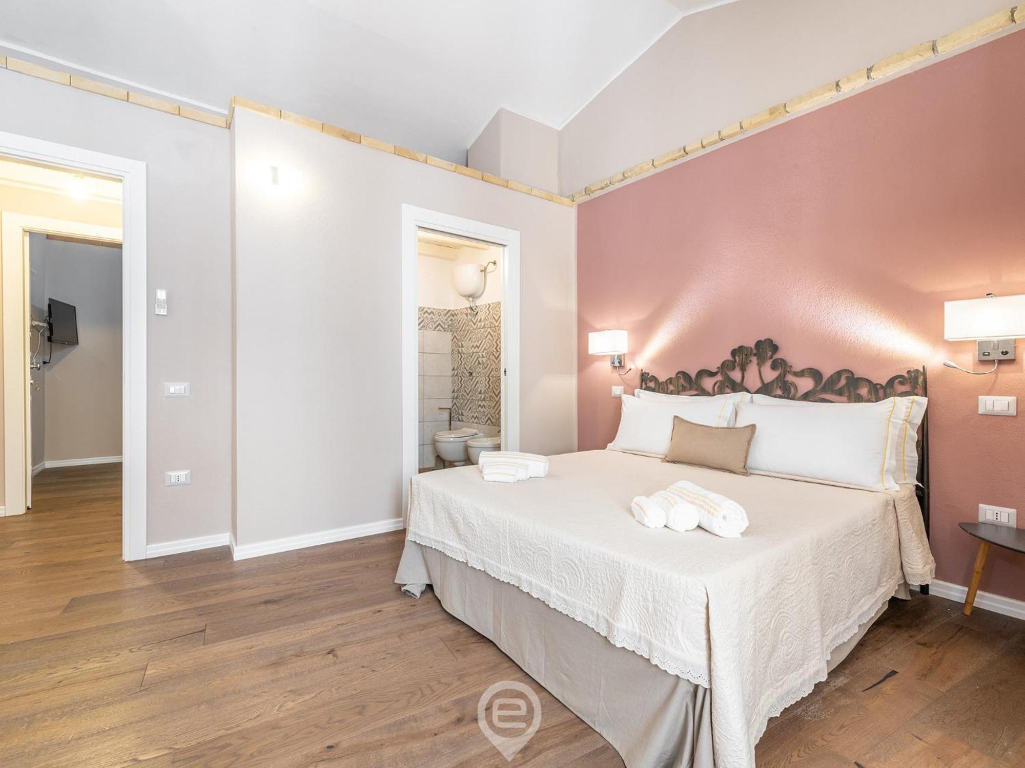 Promenade Boutique Rooms - City Centre Каляри Екстериор снимка