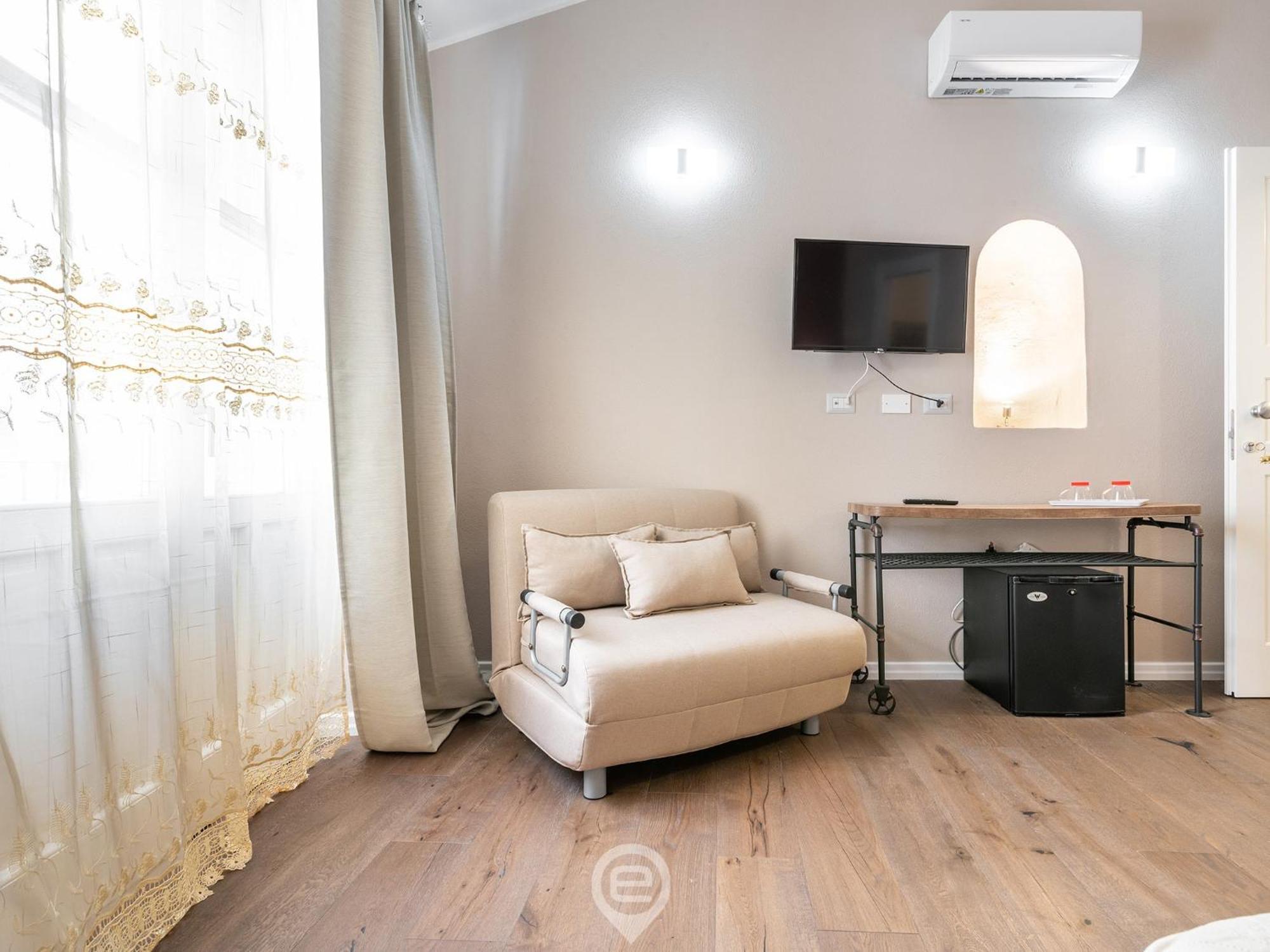 Promenade Boutique Rooms - City Centre Каляри Екстериор снимка