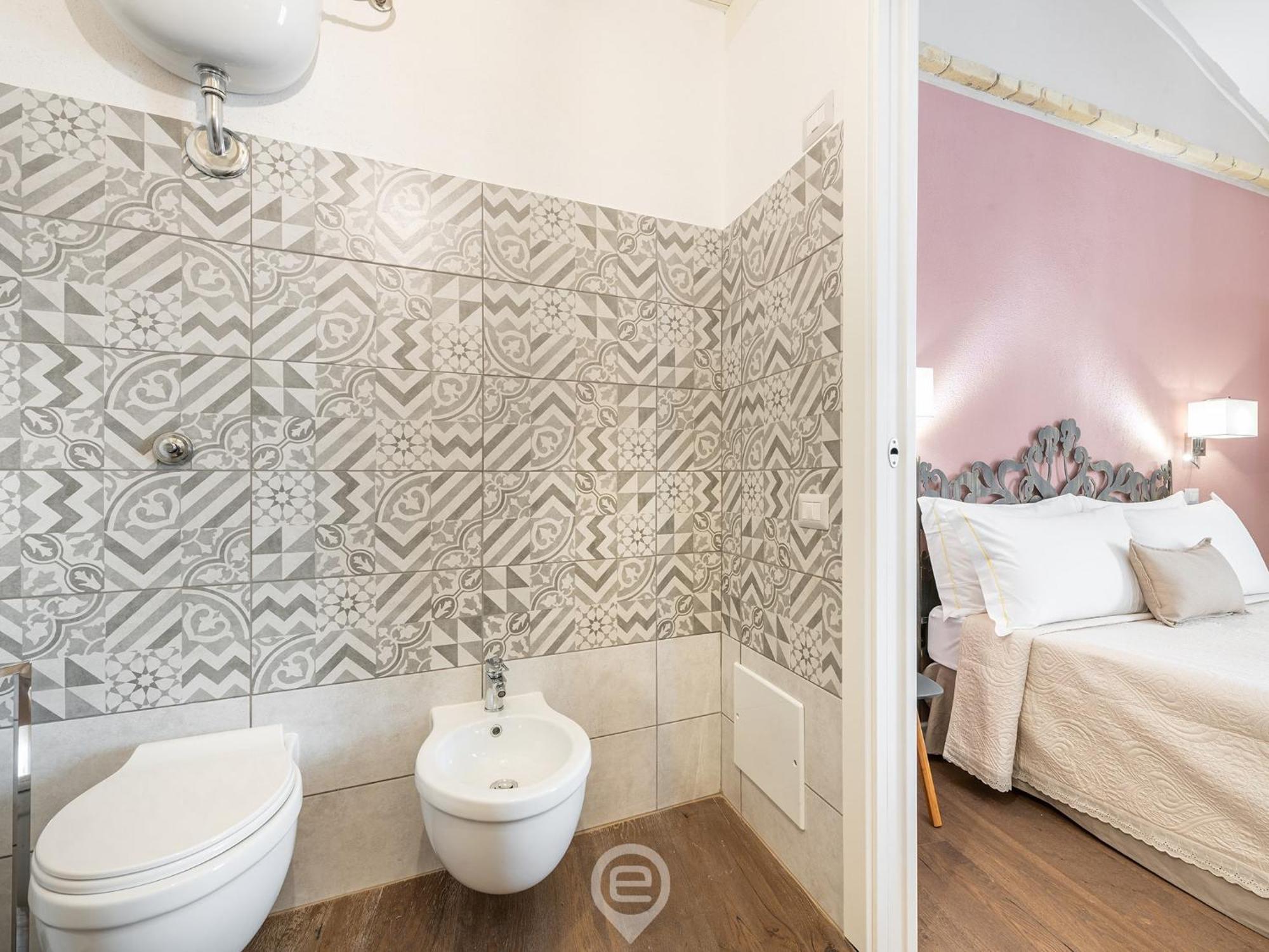 Promenade Boutique Rooms - City Centre Каляри Екстериор снимка