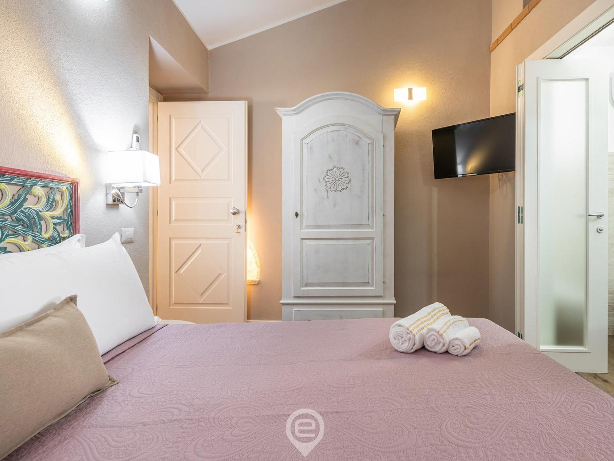 Promenade Boutique Rooms - City Centre Каляри Екстериор снимка