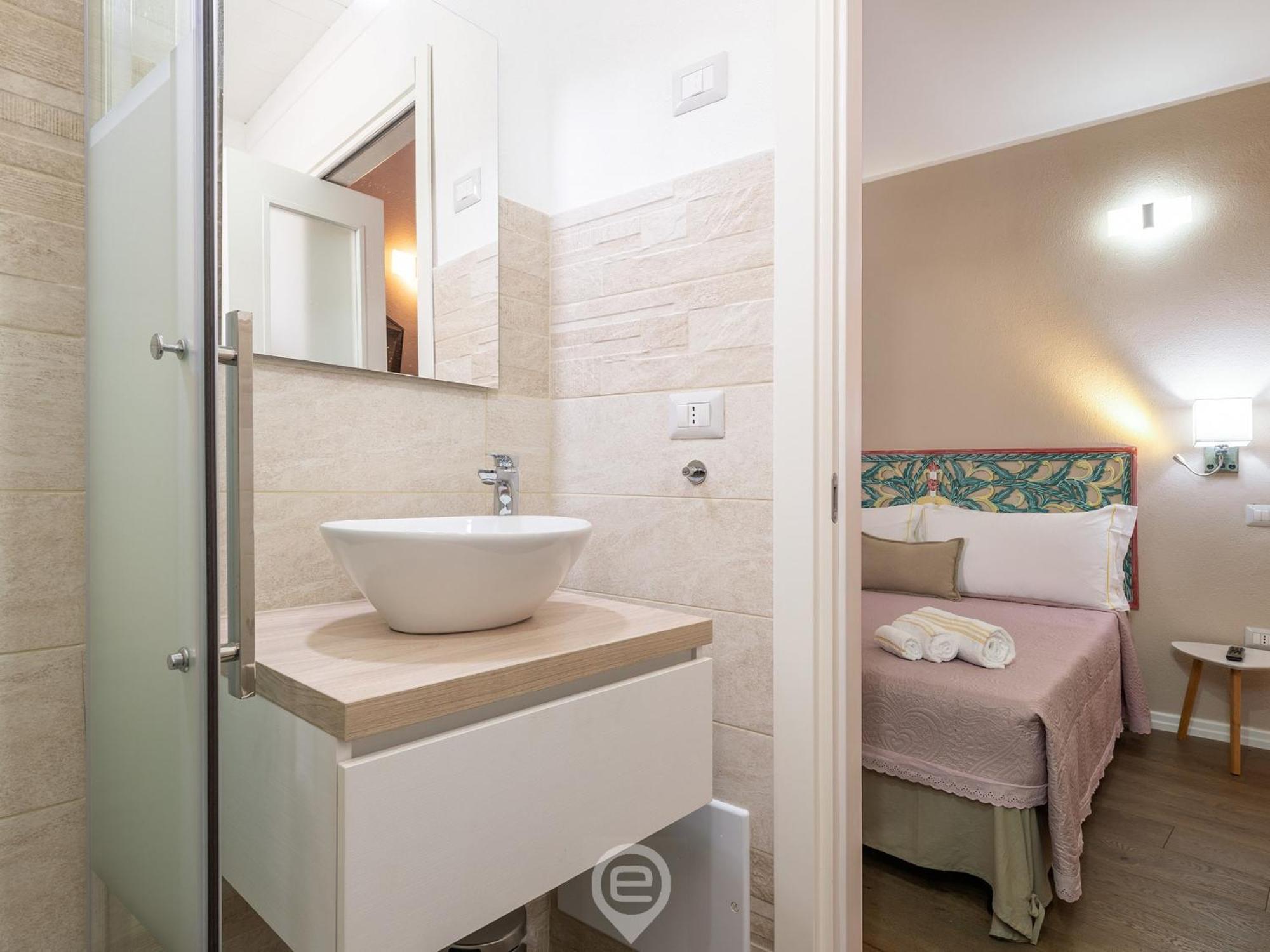 Promenade Boutique Rooms - City Centre Каляри Екстериор снимка